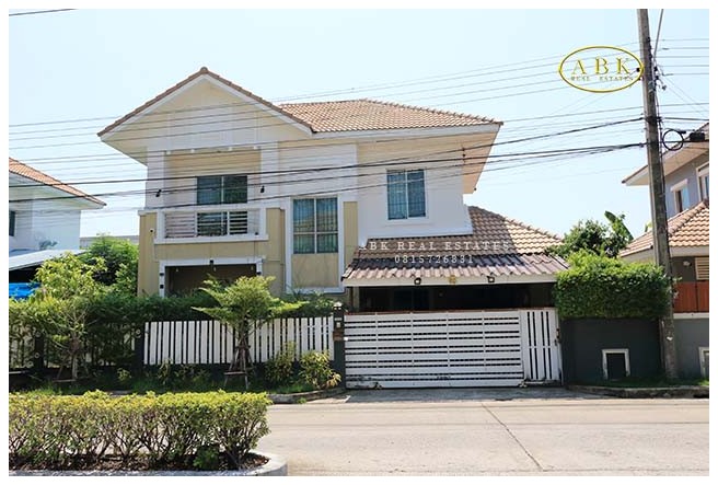 Single house for sale, Lanceo Ramintra-Nawamin. Near the Pink Line MRT, original price 3.6 million, now 3.2 million.