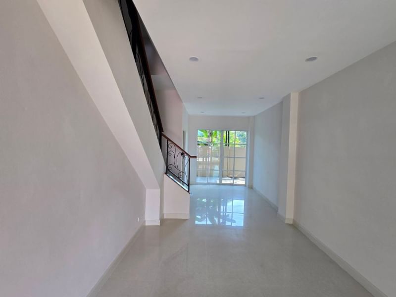 Sell ​​3 -story townhouse, new renovated, modern Town, Ekachai 46, ready to move in. Below the appraised value – รูปที่ 4