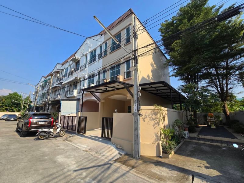 Sell ​​3 -story townhouse, new renovated, modern Town, Ekachai 46, ready to move in. Below the appraised value – รูปที่ 2