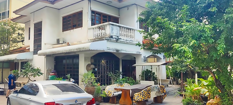 บ้าน 2 ชั้น พร้อมตึกแถว 1 คูหา ขนาด 128 ตรว. ใกล้เอ็มสเฟียร์ ขายหรือให้เช่า – รูปที่ 2