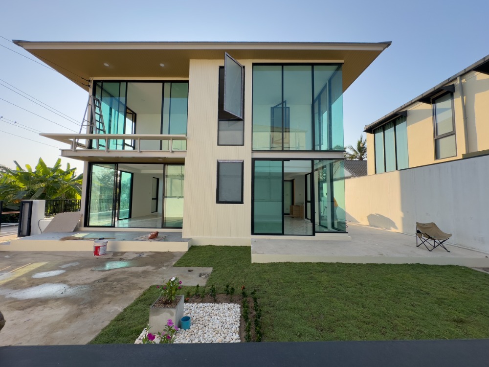 Wesley Aranyik House, 2 -story location, Style Japanse Modern, beautiful design, unique Wesley Aranyik House, 2 -story location, Style Japanse Modern, beautiful design, unique