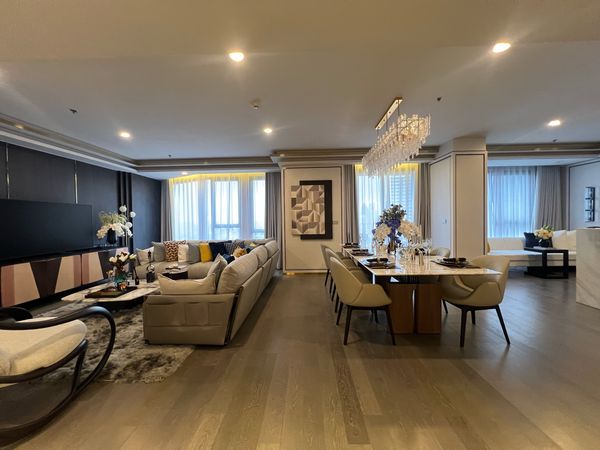 มียูนิตเดียว Penthouse 3 ห้องนอน 4 ห้องน้ำ ขนาด 256 ตรม. คอนโด Coco Parc ติด MRT 0 เมตร สนใจโทร 062-339-3663