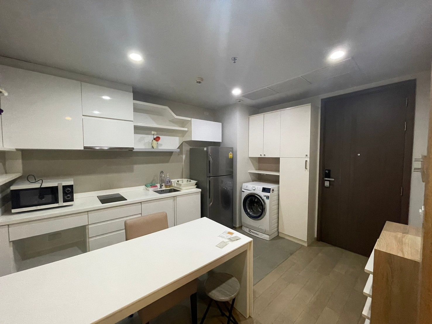 Hot Price🔥Pyne by Sansiri🔥 The best price in the building! Next to BTS 0 meters. Rare room. Dont miss this price. Hot Price🔥Pyne by Sansiri🔥 The best price in the building! Next to BTS 0 meters. Rare room. Dont miss this price.