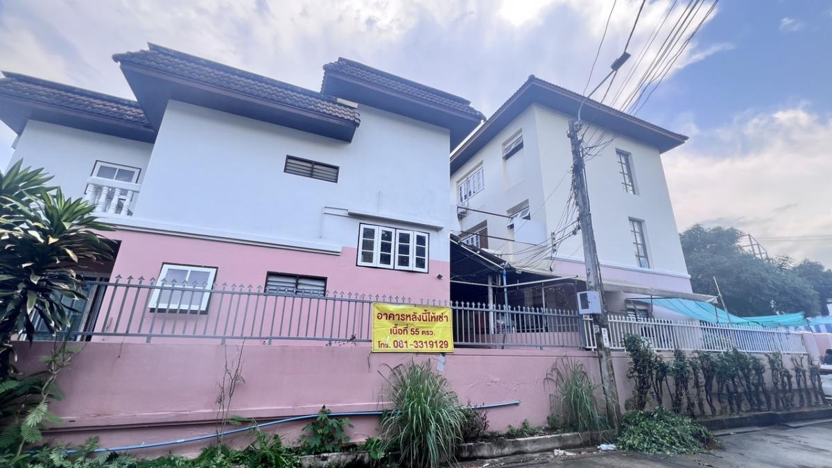 !!!!บ้านให้เช่าหมู่บ้านเปี่ยมรักใกล้สถานีขนส่งสายใต้ใหม้ 40ตร.วา บ้าน3ชั้น 3ห้องนอน2ห้องน้ำ ทำออฟฟิตได้ ราคาโครตคุ้ม ติดต่อ คุณสุรินทร์  0813319129