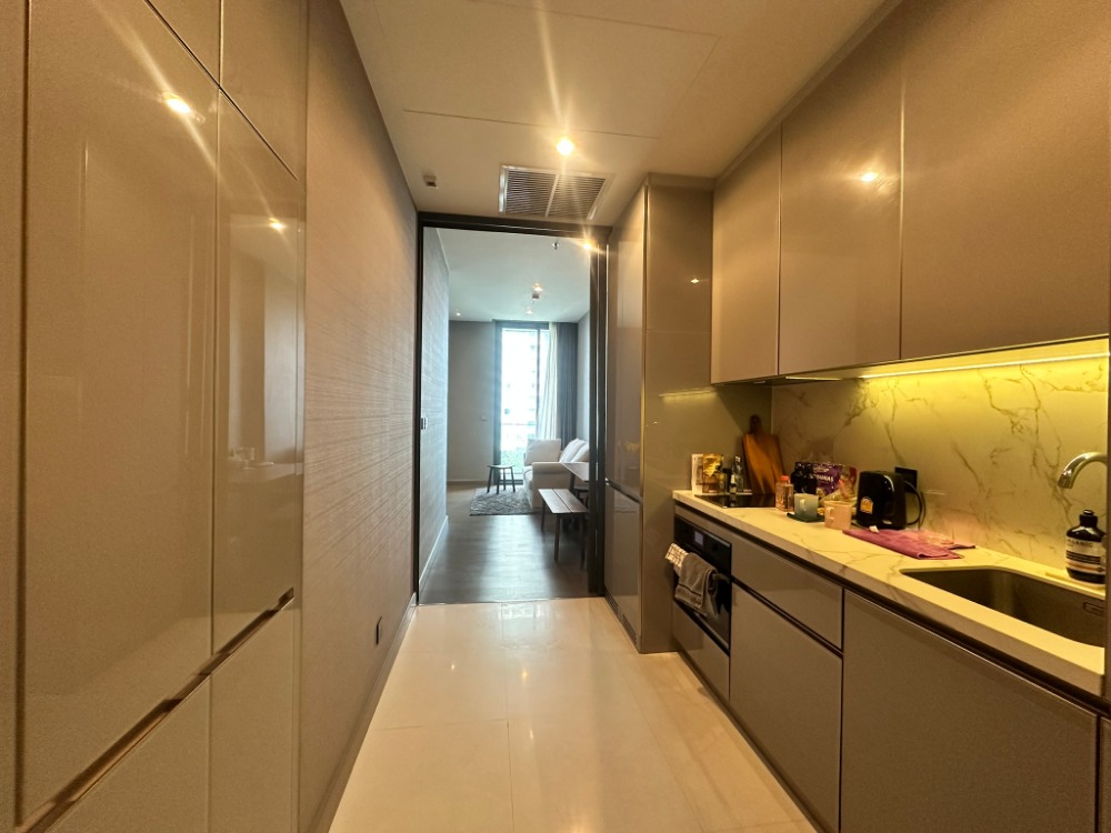 ขายด่วนคอนโด 1 ห้องนอน วิวสวน เงียบสงบ ทำเลดีมาก ติด MRT กับ Airport Link คอนโดส่วนกลางเริ่ดมาก