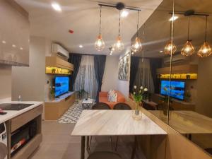 Condo for rent : 2 bedrooms  Life Sukhumvit 62 (rt-01)