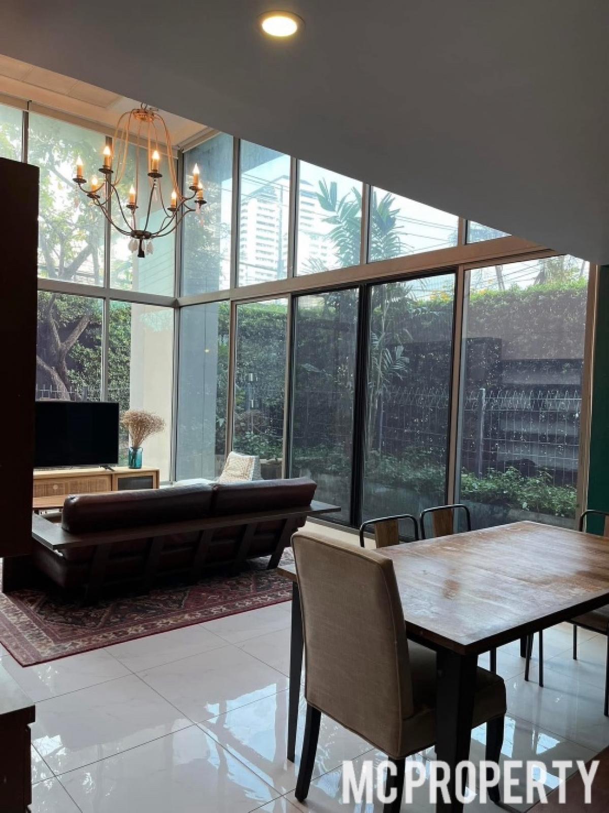 Siamese Sukhumvit 39 3 bedroom duplex 136sqm for rent only 80,000 please contact 0816878954