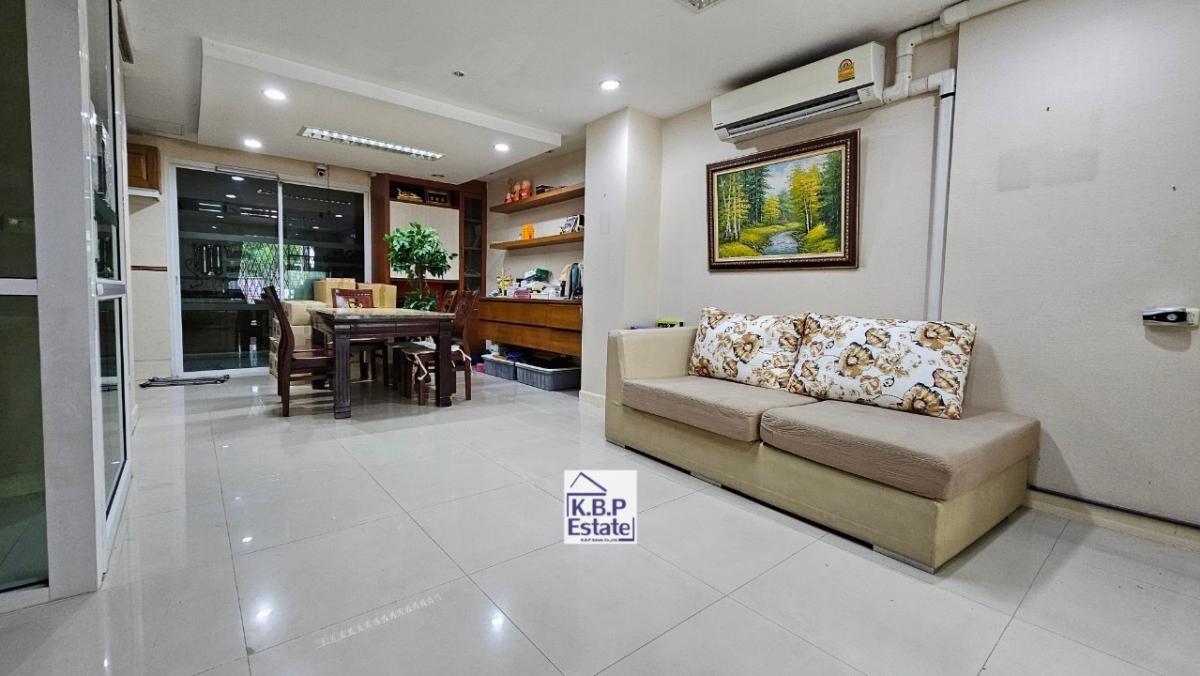 Sell Townhome Thanapat House, Sathorn -Narathiwat 22.70 sq.w//. 280 sqm. 3, 4 beds, 4 beds, 3parking, beautiful and peaceful position. Sell Townhome Thanapat House, Sathorn -Narathiwat 22.70 sq.w//. 280 sqm. 3, 4 beds, 4 beds, 3parking, beautiful and peaceful position.