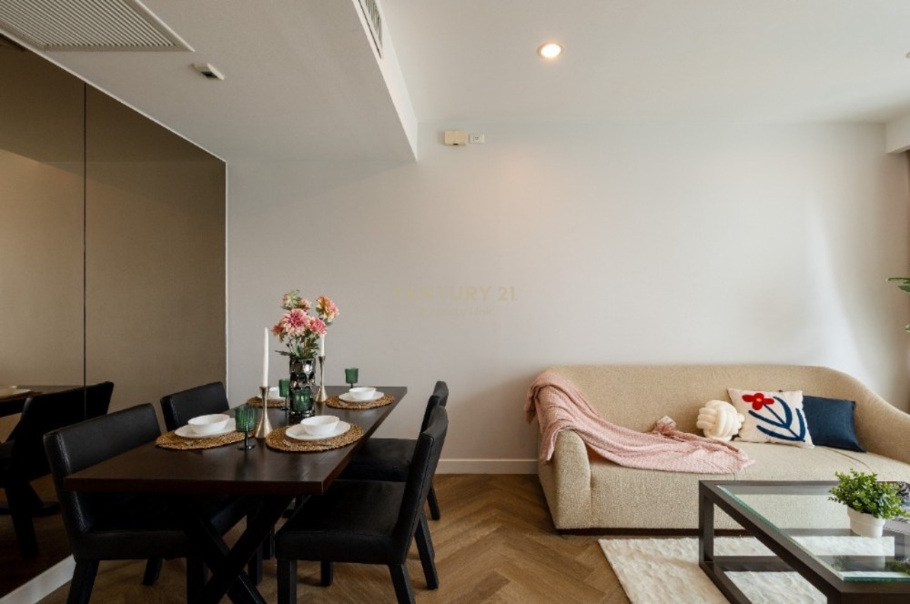 คอนโดรีโนเวทใหม่ใกล้ Emsphere และ EmQuartier และเพียง 300 เมตรถึง BTS พร้อมพงษ์