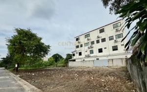 The unique land near BTS Punnaviti The empty land, great opportunity to build the house or business . 120Sqw. land in vachiratham 51rd.