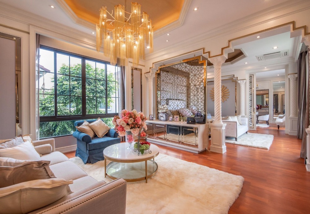 For Sale. Luxury Mansion The Grand Pinklao (Palacio de San Telmo) For Sale. Luxury Mansion The Grand Pinklao (Palacio de San Telmo)