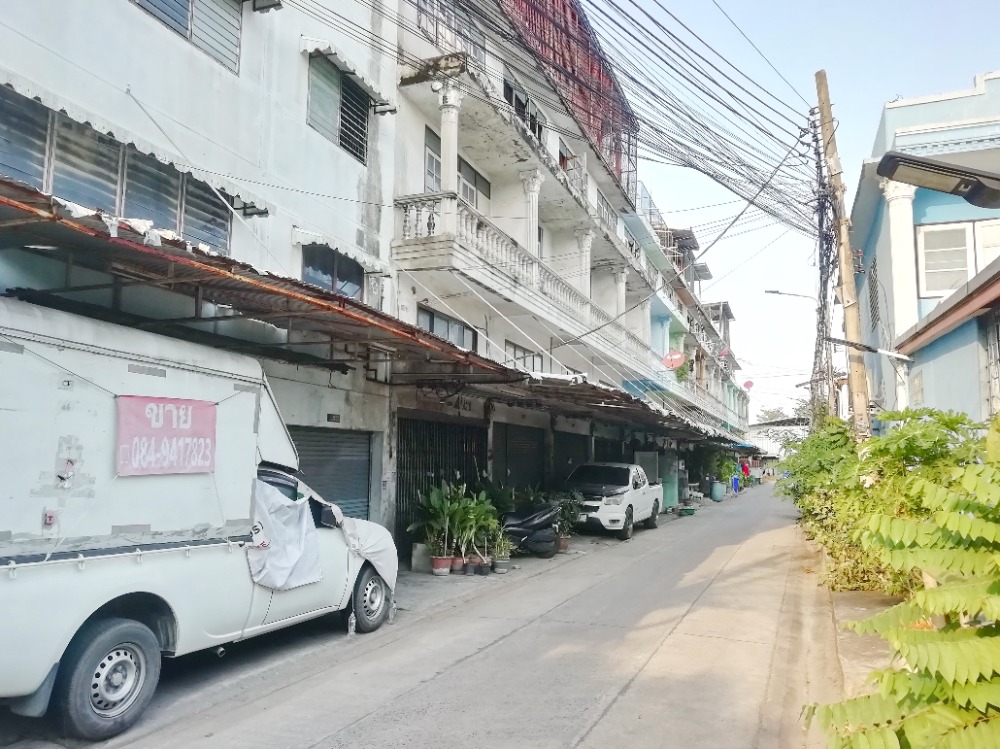3.5-story commercial building + deck Soi Petchkasem 58, Phasi Charoen District, Bangkok, area 14 sq.w., near Seacon Bang Khae, MRT-Phasi Charoen Station Phutthamonthon Sai 1 Road 3.5-story commercial building + deck Soi Petchkasem 58, Phasi Charoen District, Bangkok, area 14 sq.w., near Seacon Bang Khae, MRT-Phasi Charoen Station Phutthamonthon Sai 1 Road