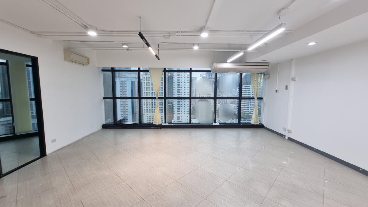 ให้เช่า ออฟฟิศ ใกล้ BTS เอกมัย ชั้น19th 100sqm เพดานสูง 2.8 ม. ห้องน้ำส่วนกลาง ให้เช่า ออฟฟิศ ใกล้ BTS เอกมัย ชั้น19th 100sqm เพดานสูง 2.8 ม. ห้องน้ำส่วนกลาง