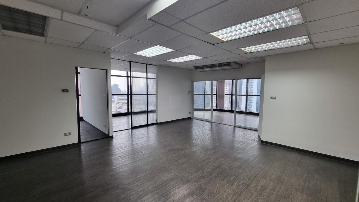 ให้เช่า ออฟฟิศ ใกล้ BTS เอกมัย ชั้น18th 135sqm เพดานสูง2.7m ห้องน้ำใช้ร่วมกับส่วนกลาง ให้เช่า ออฟฟิศ ใกล้ BTS เอกมัย ชั้น18th 135sqm เพดานสูง2.7m ห้องน้ำใช้ร่วมกับส่วนกลาง