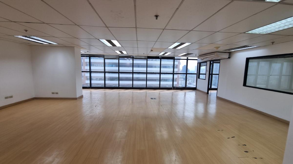 ให้เช่า ออฟฟิศ ใกล้ BTS เอกมัย ชั้น18th 100sqm ความสูงฝ้าเพดาน2.7m ห้องน้ำใช้ร่วมกับส่วนกลาง ให้เช่า ออฟฟิศ ใกล้ BTS เอกมัย ชั้น18th 100sqm ความสูงฝ้าเพดาน2.7m ห้องน้ำใช้ร่วมกับส่วนกลาง