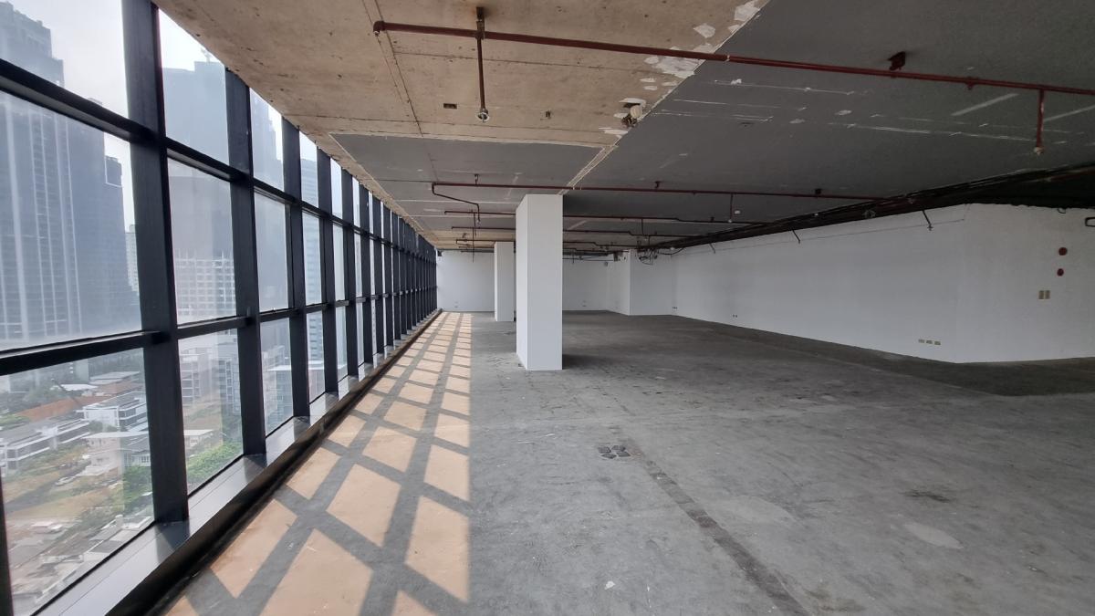 ให้เช่า ออฟฟิศ ใกล้ BTS เอกมัย ชั้น17th 300sqm ฝ้าเพดานสูง 2.9m ห้องน้ำใช้ร่วมกับส่วนกลาง – รูปที่ 2