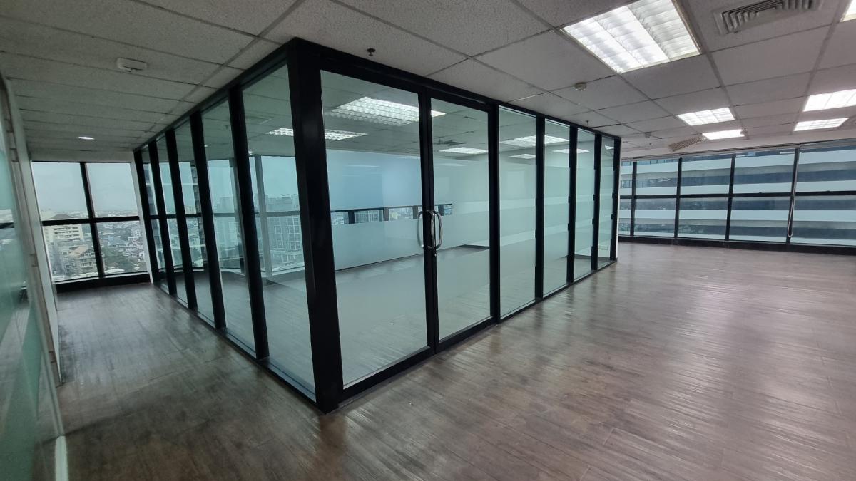 ให้เช่า ออฟฟิศ ใกล้ BTS เอกมัย ชั้น16th 450sqm ความสูงฝ้าเพดาน2.4m ห้องน้ำส่วน – รูปที่ 4