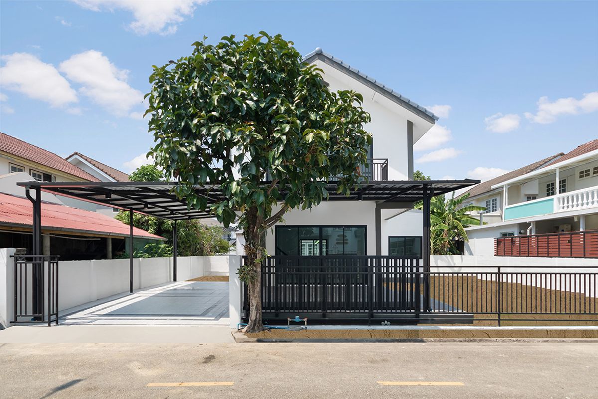 2 -storey detached house, new renovated, Kritsad Nakhon Village, Rattanathibet, next to the main road near the Bang Yai junction 2 -storey detached house, new renovated, Kritsad Nakhon Village, Rattanathibet, next to the main road near the Bang Yai junction