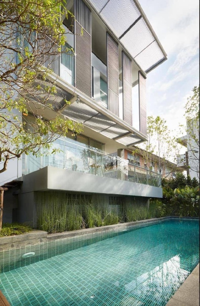Available End of September 3-Storey House with Private Pool for Rent in Soonvijai, Rama 9, near Bangkok Hospital Available End of September 3-Storey House with Private Pool for Rent in Soonvijai, Rama 9, near Bangkok Hospital