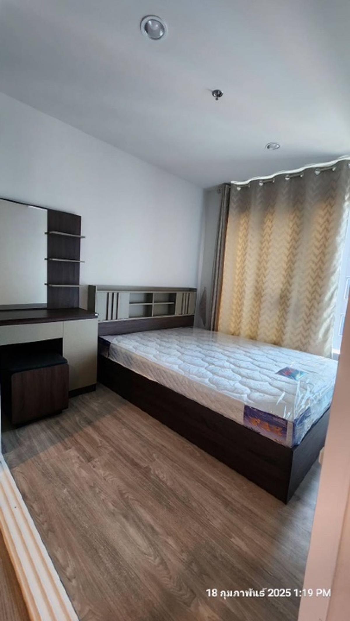 Regent Home Bangna Condo for Rent (Regent Home Bangna) Building/Building: A Floor: 23 Room Size: 28 sq.m. Price: 10,000 baht is a new condo. High Rise. The new room has never been rented. Regent Home Bangna Condo for Rent (Regent Home Bangna) Building/Building: A Floor: 23 Room Size: 28 sq.m. Price: 10,000 baht is a new condo. High Rise. The new room has never been rented.
