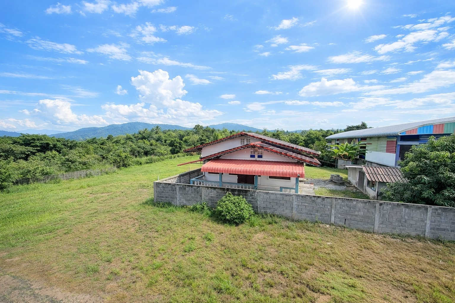 ขายที่ดินพร้อมบ้าน บ้านโฮ่ง ลำพูน 5.9 ล้าน | 2 ไร่ 3 งาน 54 ตรว. | ติดถนน 4 เลน – รูปที่ 3