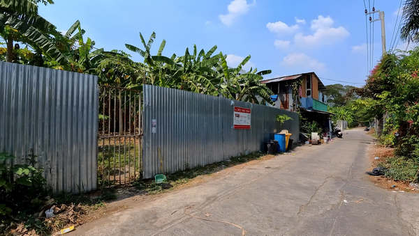 Land for rent in Lat Phrao -Ratchadaphisek area behind the Office of the Court of Justice, Ratchadaphisek Road