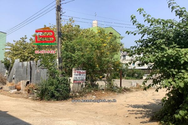 ที่ดินเปล่า แปลงมุม ซอยลาดกระบัง 4 เนื้อที่ 242 ตร.ว (ใกล้สนามบินสุวรรณภูมิ) แขวงลาดกระบัง เขตลาดกระบัง กรุงเทพมหานคร