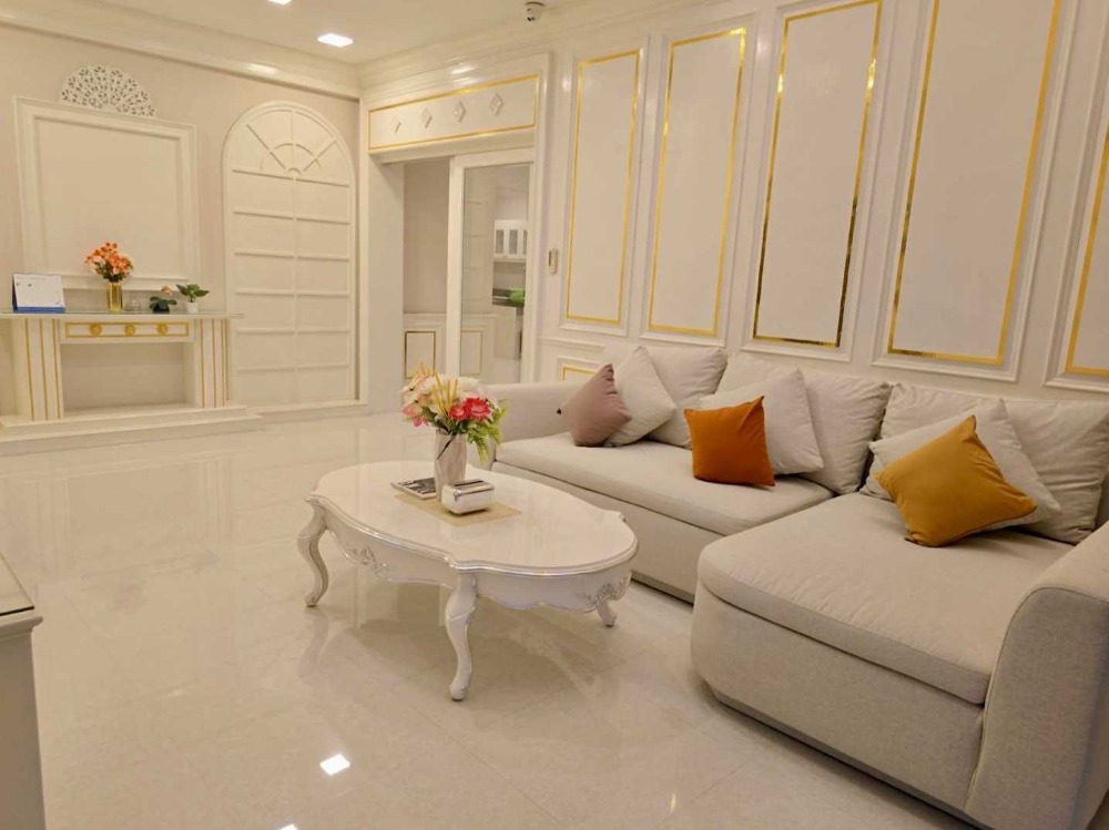 ขายบ้านหรูระดับ Top Class หมู่บ้าน นาราสิริ บางนา 398 ตร.ม. ขายบ้านหรูระดับ Top Class หมู่บ้าน นาราสิริ บางนา 398 ตร.ม.