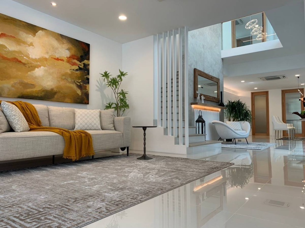บ้านเดี่ยวมือ1หน้าบ้านทิศใต้🏡แต่งครบ Modern Luxury พร้อมระบบSolar Cell, EV Charger,ใกล้รถไฟฟ้าวัชรพล300ม.