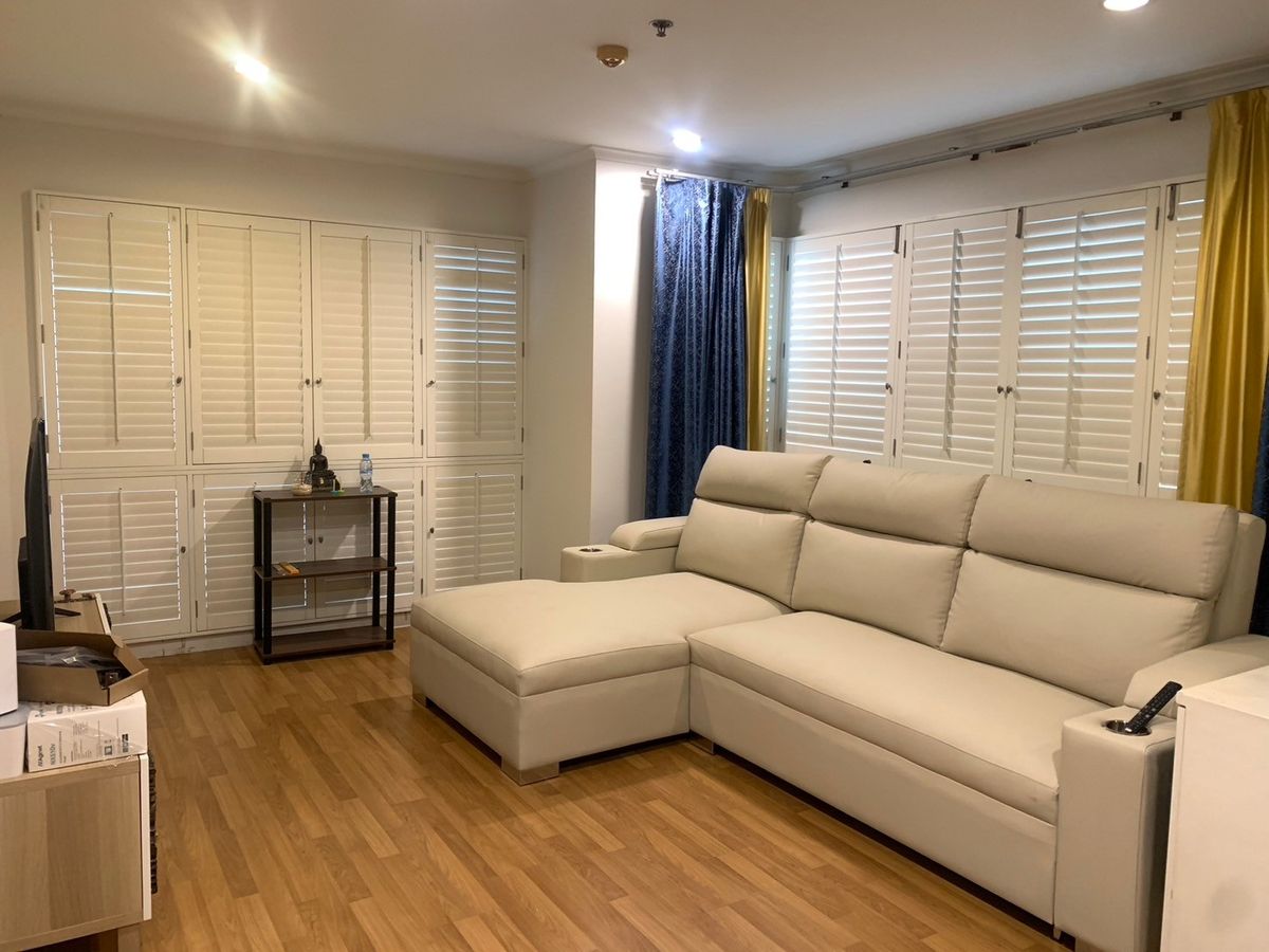 Rent Lumpini Park Riverside Rama 3.  Corner' rooms with Chao Phraya River view.