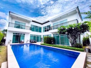 Urgent sale, detached house, 126 sq.w., built by itself, 4 bedrooms, 5 bathrooms with a swimming pool