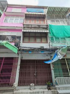 Urgent Sale! 3-Story Shophouse in Prime Location, Charoen Nakhon 55 – Best Price!   3-Story Shophouse with Rooftop Extension
