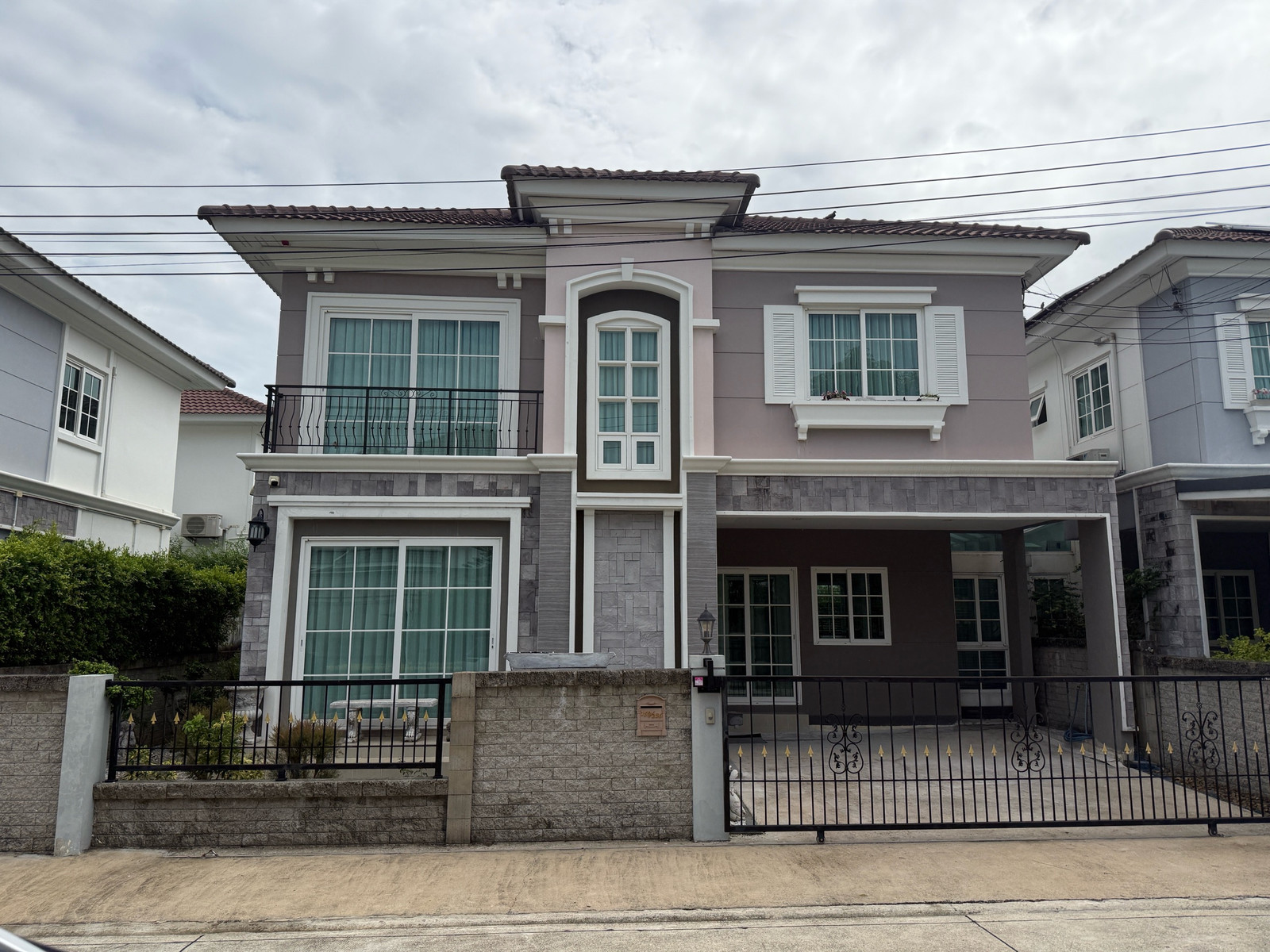 🏡🔥 ปล่อยเช่าบ้านแฝดสุดหรู โครงการโกลเด้น นีโอ สาทร – ถนนกัลปพฤกษ์ 💕 🏡🔥 ปล่อยเช่าบ้านแฝดสุดหรู โครงการโกลเด้น นีโอ สาทร – ถนนกัลปพฤกษ์ 💕