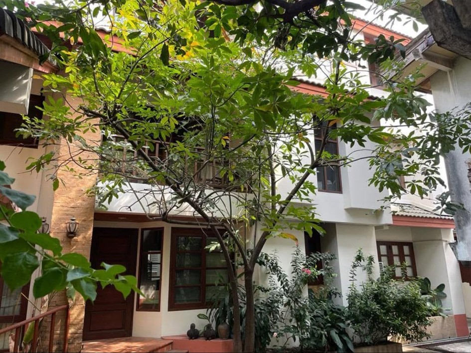 ● Good Deal ● 2-storey and 3-storey houses | 7 bedrooms, 7 bathrooms | 194.00 sq.w., 600.00 sq.m. | Near BTS Phahon Yothin, Saphan Khwai Station only 1 km., Expressway Rama 6 Road only 1.5 km. ● Good Deal ● 2-storey and 3-storey houses | 7 bedrooms, 7 bathrooms | 194.00 sq.w., 600.00 sq.m. | Near BTS Phahon Yothin, Saphan Khwai Station only 1 km., Expressway Rama 6 Road only 1.5 km.