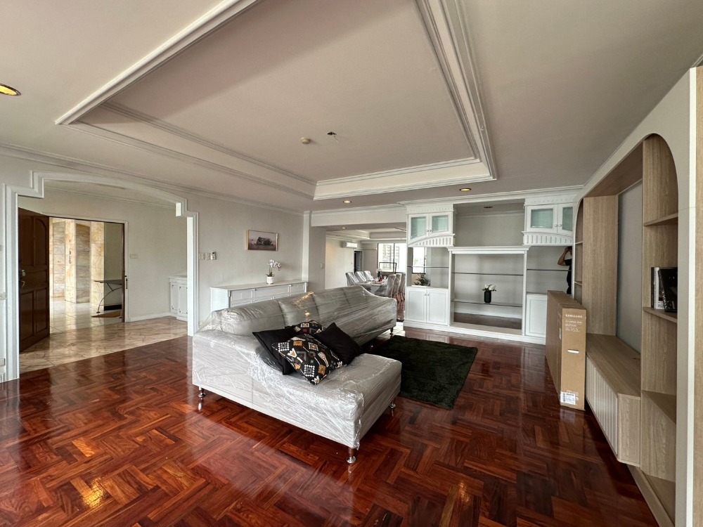 ✨ 2 bedroom condo for rent, new furniture, lifting the balcony set, BTS Phrom Phong Thong Lo is ready.
