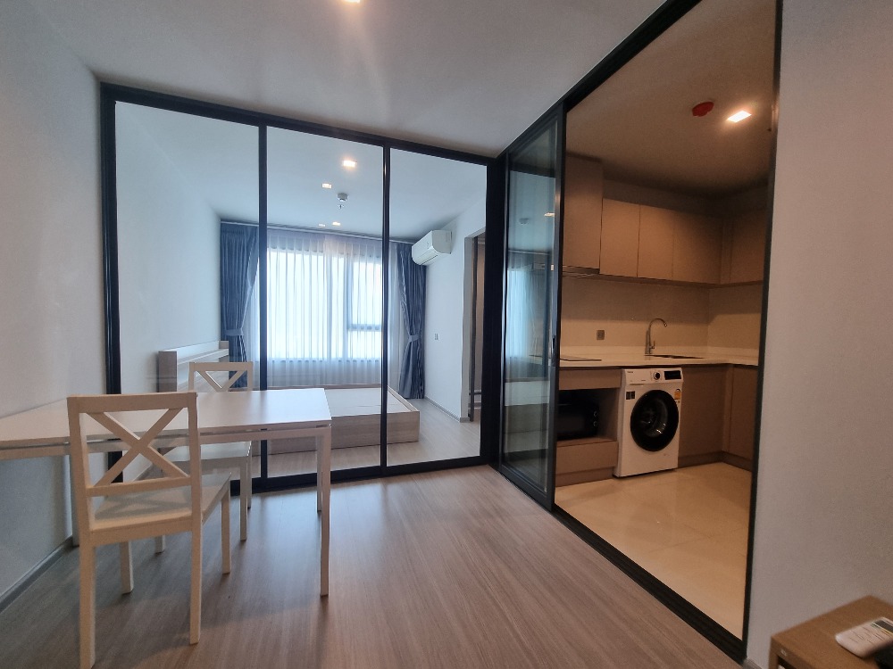 Condo rental next to Ladprao BTS room 35 sq.m. 17,000/month.