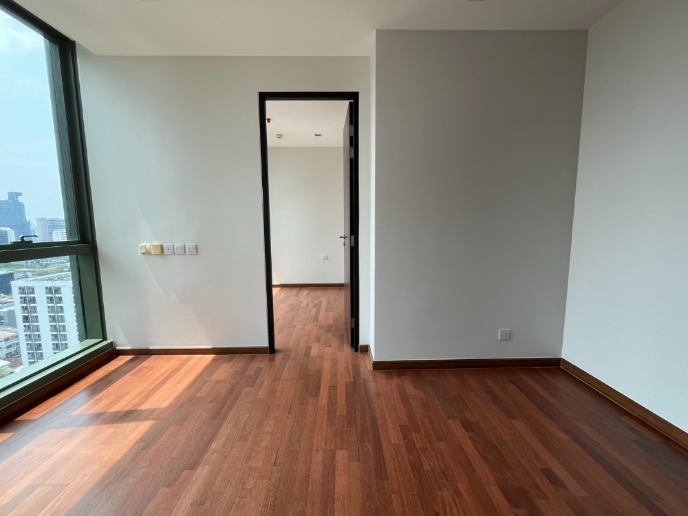 Rare! Wish Signature Midtown Siam. The view of the palace, Pathum War, is very good. This position is rare. Interested contact 0876358339 Rare! Wish Signature Midtown Siam. The view of the palace, Pathum War, is very good. This position is rare. Interested contact 0876358339