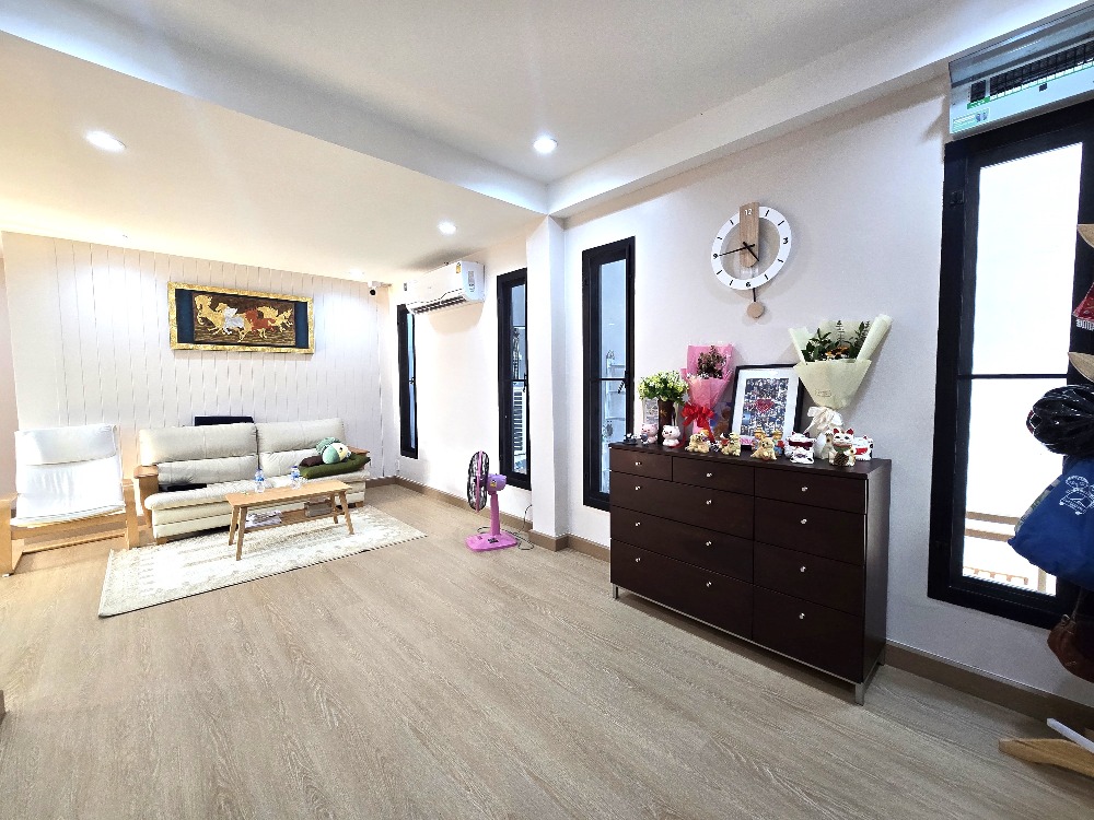 ขาย บ้านเดี่ยว หมู่บ้าน ทิมเรืองเวช ซอยพหลโยธิน 48 รีโนเวทใหม่ทั้งหลังสวยมากๆ  พื้นที่กว้าง 92 ตรว. ใกล้รถไฟฟ้า 2 สาย ไม่แออัด เป็นส่วนตัวมาก ปรับตำแหน่งตามหลักฮวงจุ้ย – รูปที่ 3