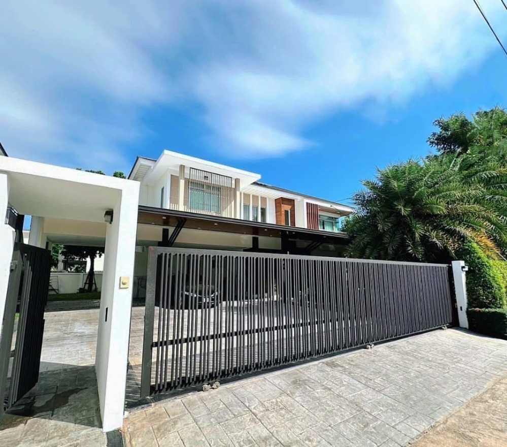 ♦ Special Price ♦ 2 storey single house, 5 beds | 146.60 sq.w. 335.00 sq.m. | Near ARL Lat Krabang 7 mins., Suvarnabhumi Airport 11 mins. ♦ Special Price ♦ 2 storey single house, 5 beds | 146.60 sq.w. 335.00 sq.m. | Near ARL Lat Krabang 7 mins., Suvarnabhumi Airport 11 mins.
