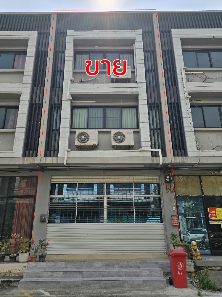 Sell 3 -story home office. Sawan Village 2 Soi Pracha Uthit 90 Renovate is ready. Sell 3 -story home office. Sawan Village 2 Soi Pracha Uthit 90 Renovate is ready.