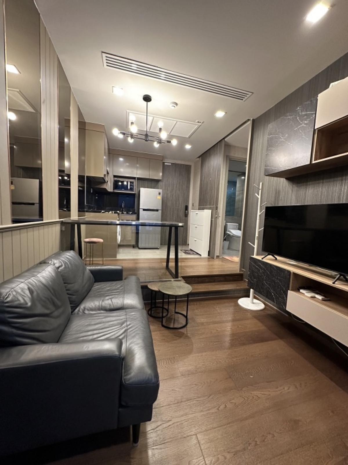 Urgent sale !! IDEO Q Victory 1 BED 34 square meters for sale with tenants (24,000 /month). Expired this years lease. 68 furniture. There is a built -in wall decoration in the room in good condition. Urgent sale !! IDEO Q Victory 1 BED 34 square meters for sale with tenants (24,000 /month). Expired this years lease. 68 furniture. There is a built -in wall decoration in the room in good condition.