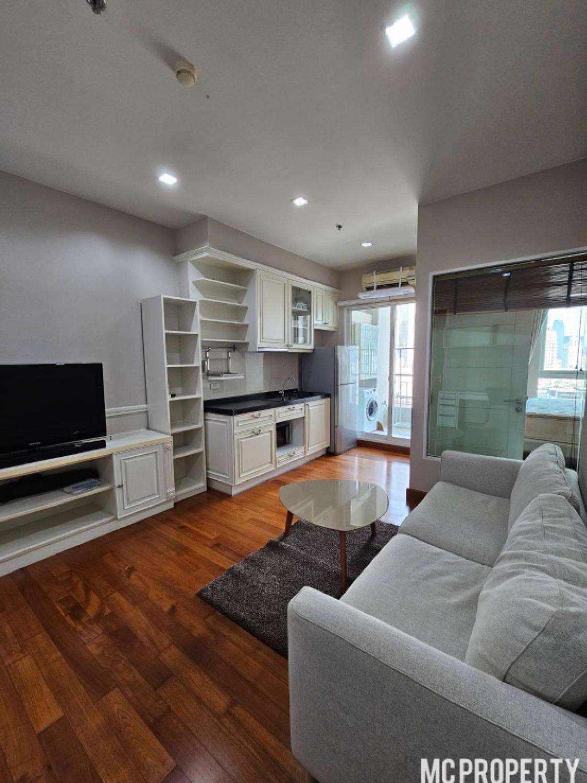 Ivy Sathorn 10 for rent 1 bedroom 40sqm fully renovated 15fl++ only 22,000 please contact 0816878954
