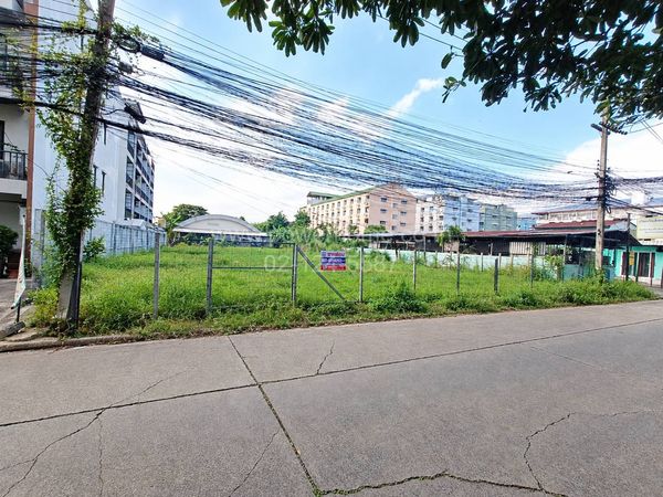 Beautiful plot of land for sale, 6 digits in front of Rangsit University 250 sq.