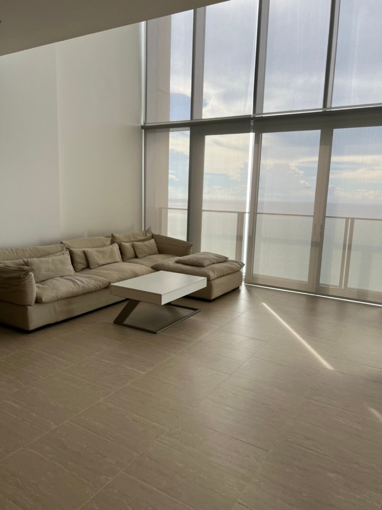 For Rent Northpoint Pattaya 3 Bed Duplex 176 SQ.M Hight Floor (S03-1059)
