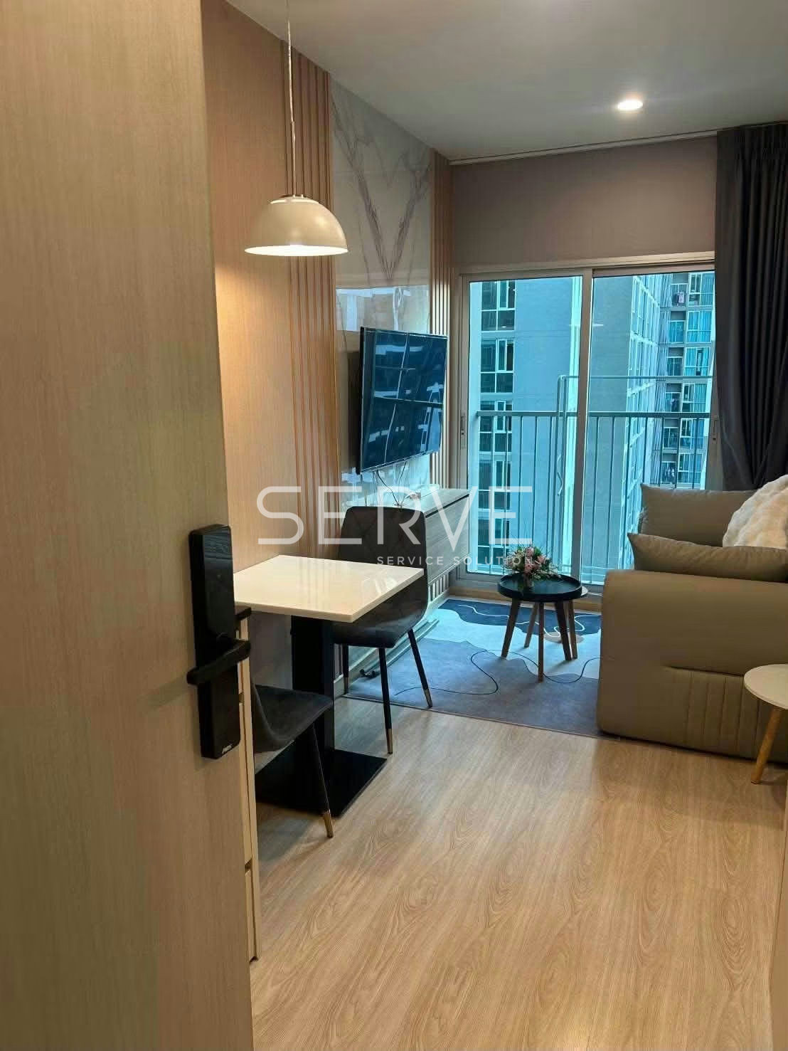 1 Bed Large Room High Fl. 20+ City View Fully furnished  Condo Good Lacation Close To  MRT Thailand Cultural Centre Station  @ Noble Revolve Ratchada – รูปที่ 2