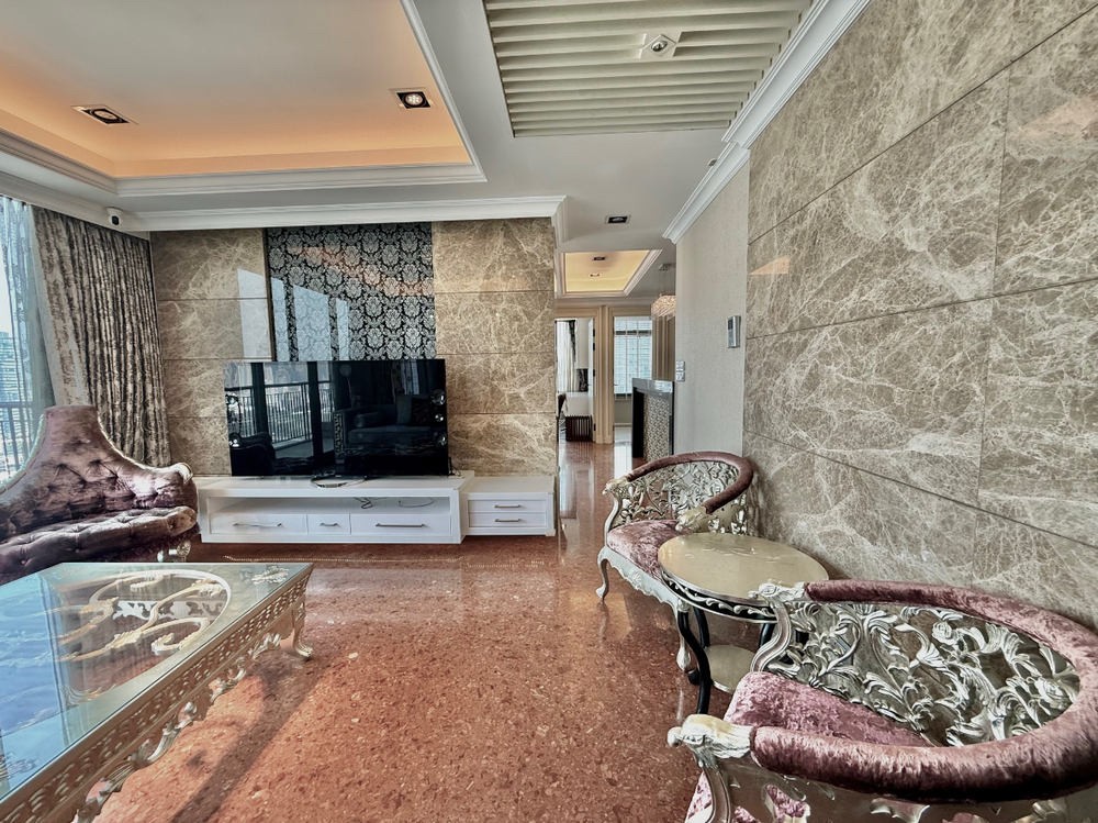 ♦ Penthouse with Rooftop Garden ♦ Triplex penthouse, 30++ Floor | 273.20 ตร.ม. ตกแต่งครบ | 4 ห้องนอน 4 ห้องน้ำ | ใกล้ อุทยานเบญจสิริ 7 นาที, Emporium 7 นาที, BTS สถานีพร้อมพงษ์ 11 นาที – รูปที่ 3