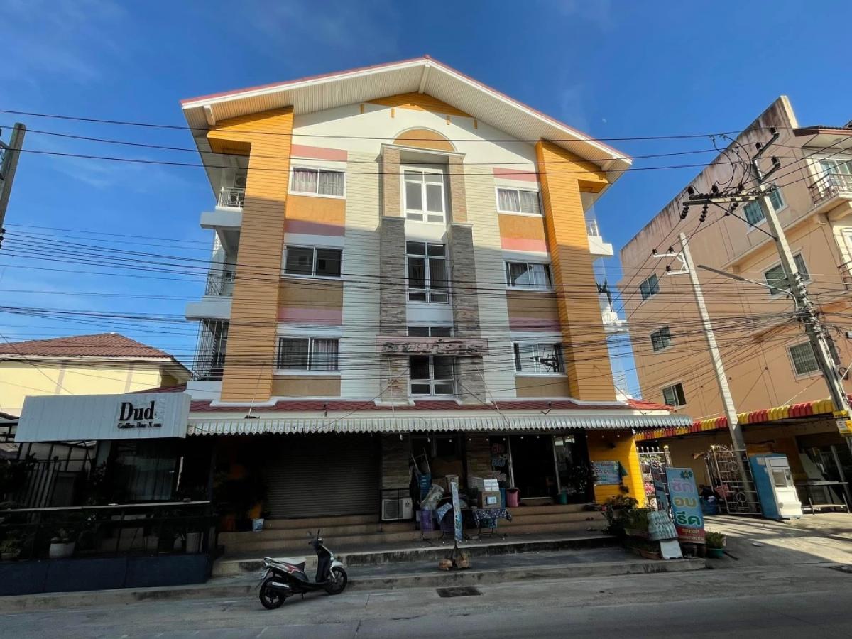 Bangsaen Dormitory Thanaphat Apartment, air conditioned room, fan