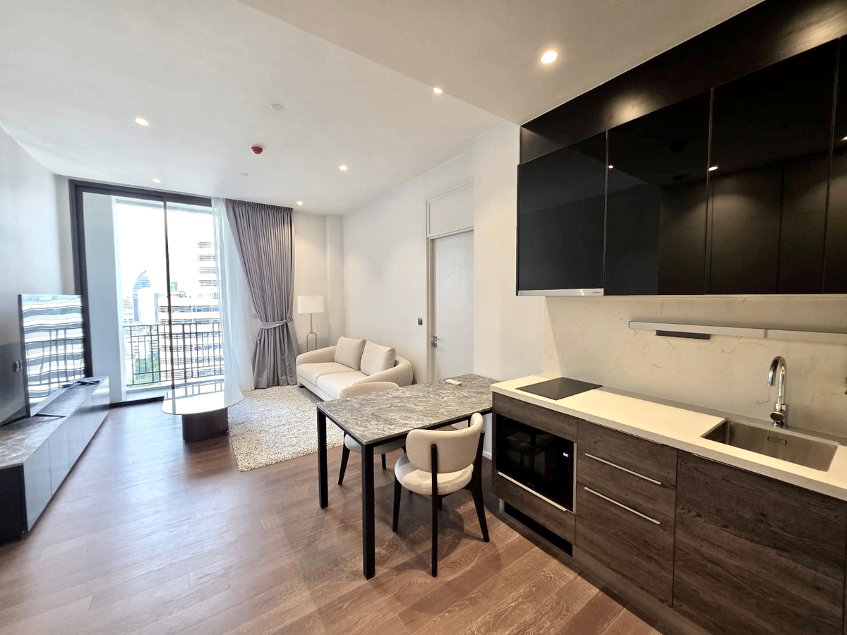Muniq Langsuan: 57.89 sqm. 1bed 1bath 57.89sqm. 70,000/mth. Am: 0656199198 Muniq Langsuan: 57.89 sqm. 1bed 1bath 57.89sqm. 70,000/mth. Am: 0656199198