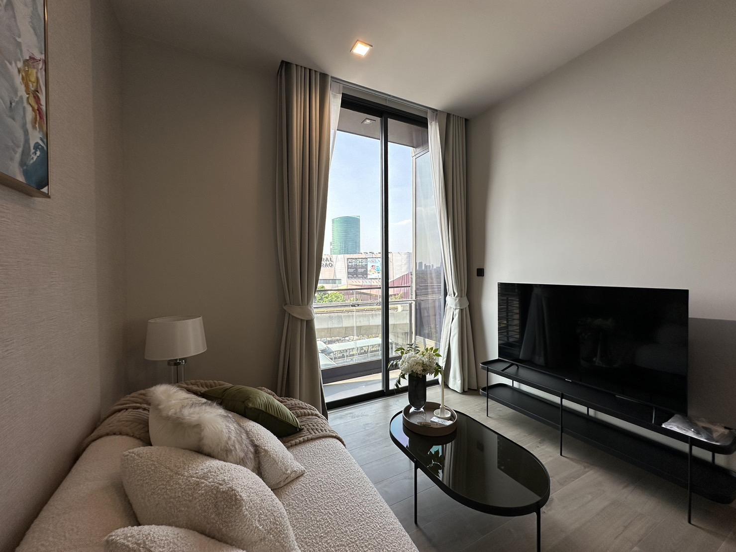 Rent 2 bedrooms, size 50 square meters, complete decoration, ready to move in Rent 2 bedrooms, size 50 square meters, complete decoration, ready to move in