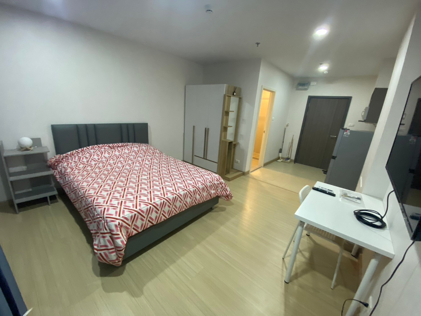 ⭐2,100,000 baht only Supalai Veranda Condo, Phasi Charoen Station Complete with furniture + electricity + long contract tenant If interested, call 087-556-4977 Aon⭐ ⭐2,100,000 baht only Supalai Veranda Condo, Phasi Charoen Station Complete with furniture + electricity + long contract tenant If interested, call 087-556-4977 Aon⭐